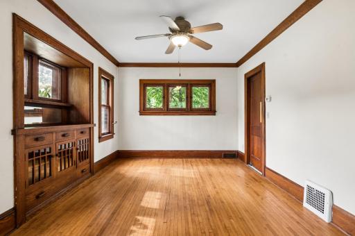 2096 Como Avenue, Saint Paul, MN 55108