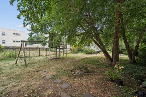 2096 Como Avenue, Saint Paul, MN 55108