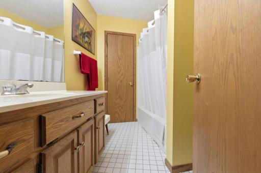 Full upstairs bathroom