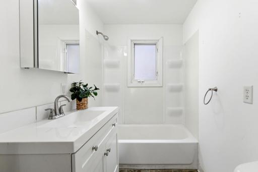 15-web-or-mls-1283-Rice-St-15.jpg
