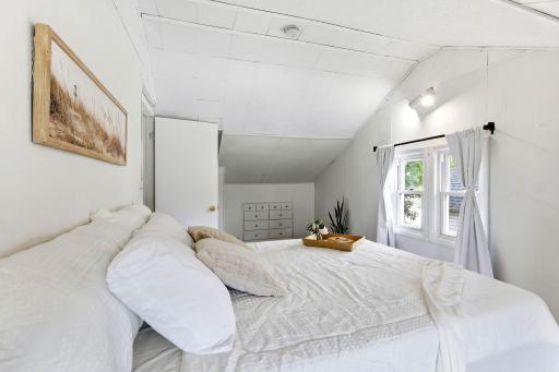25-web-or-mls-1283-Rice-St-25.jpg