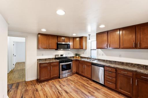 17-web-or-mls-1283-Rice-St-17.jpg