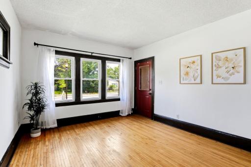 7-web-or-mls-1283-Rice-St-07.jpg