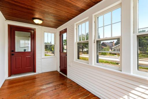 5-web-or-mls-1283-Rice-St-05.jpg