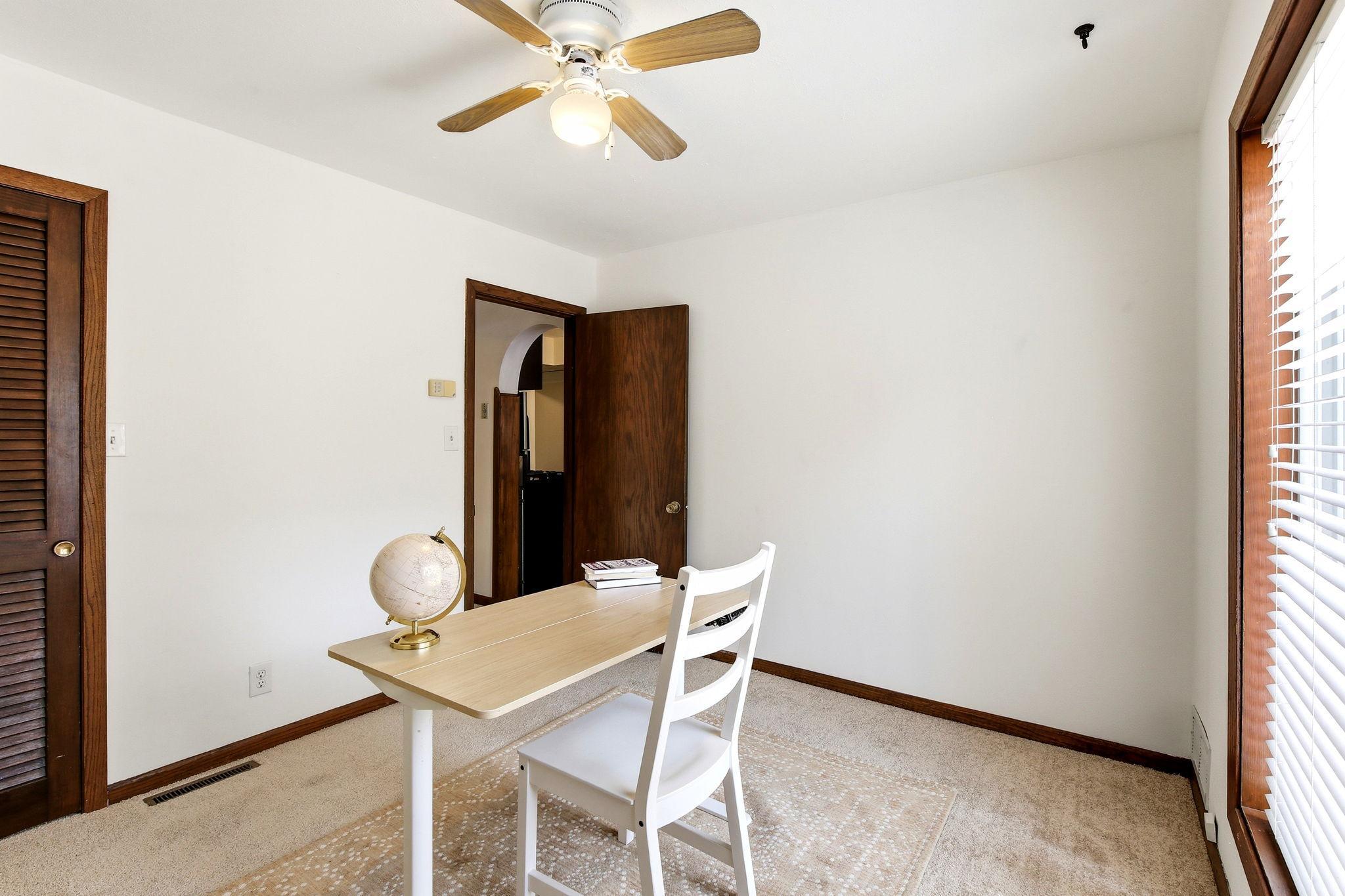19-web-or-mls-896-4th-St-E-19.jpg