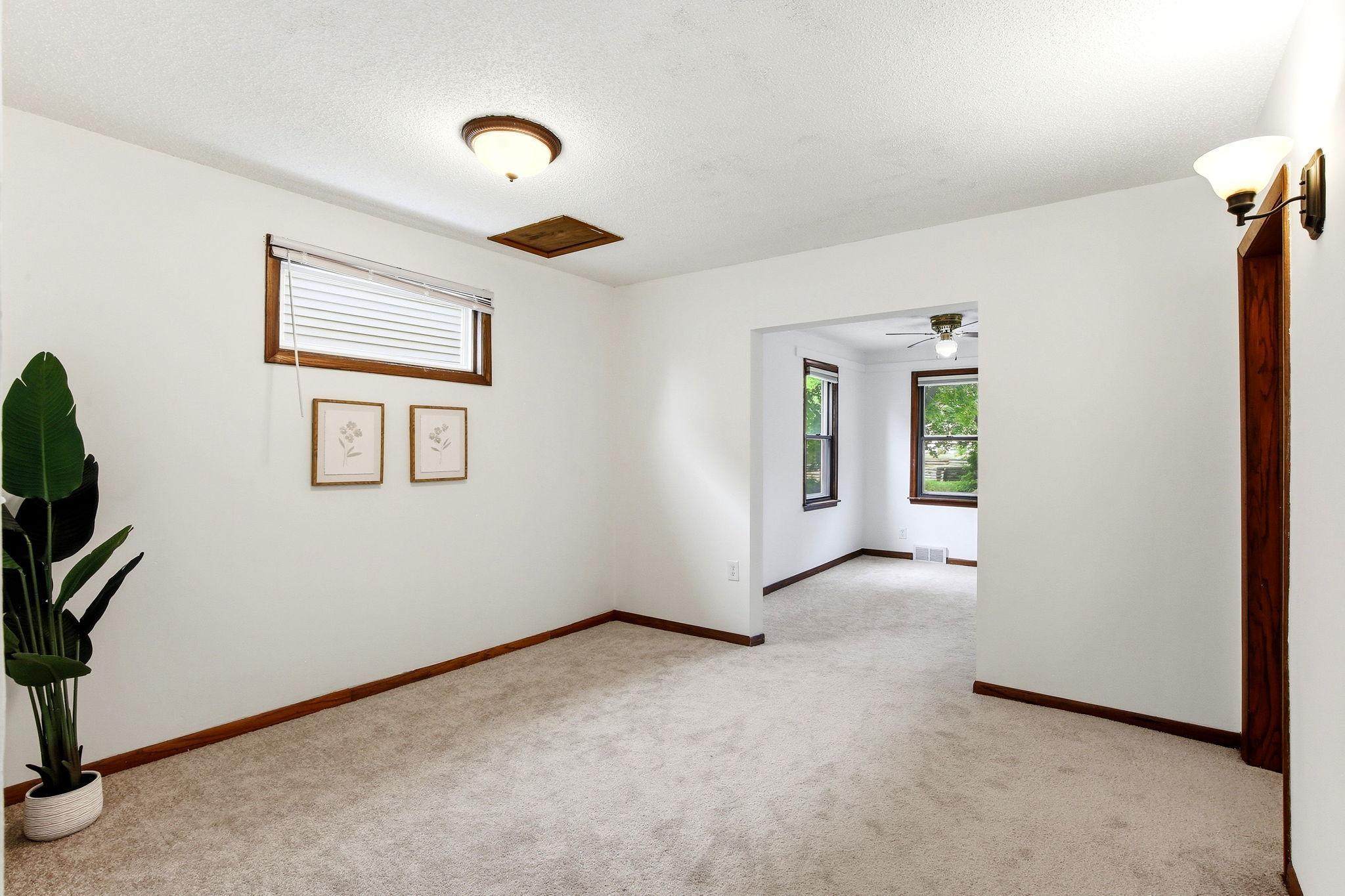 10-web-or-mls-896-4th-St-E-10.jpg