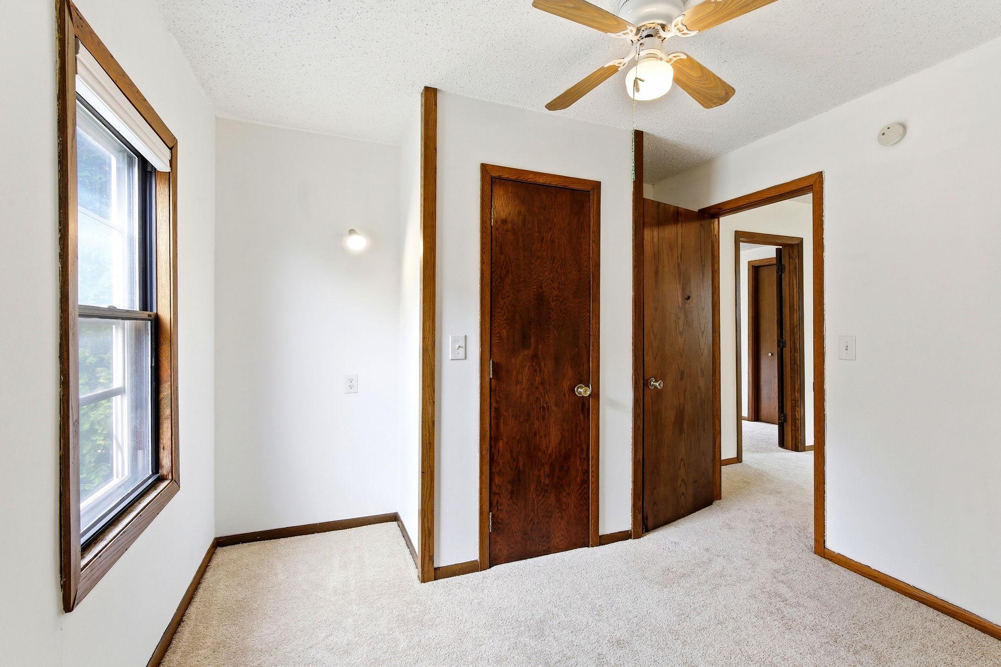 25-web-or-mls-896-4th-St-E-25.jpg