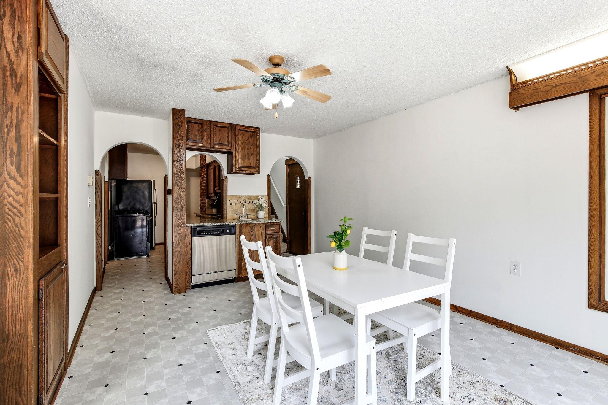 13-web-or-mls-896-4th-St-E-13.jpg