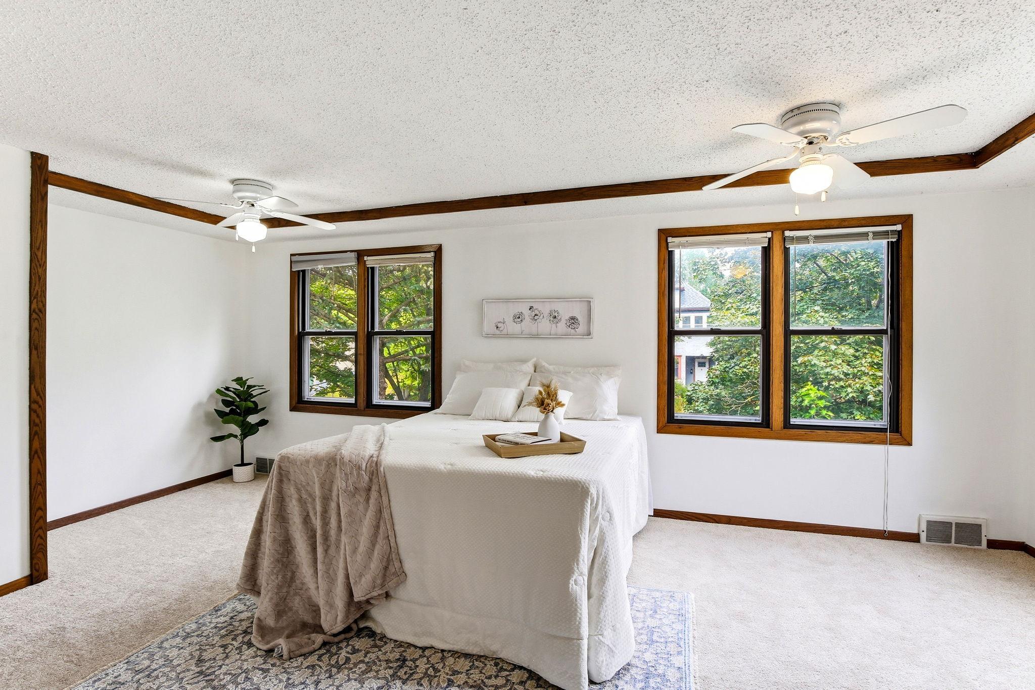 26-web-or-mls-896-4th-St-E-26.jpg