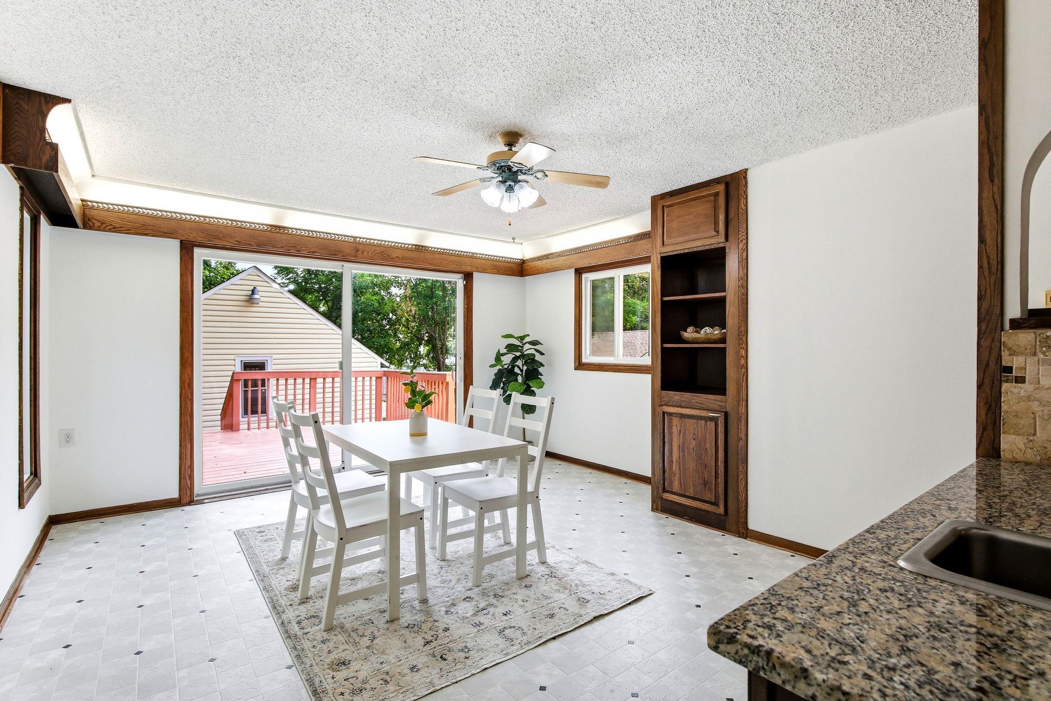 11-web-or-mls-896-4th-St-E-11.jpg