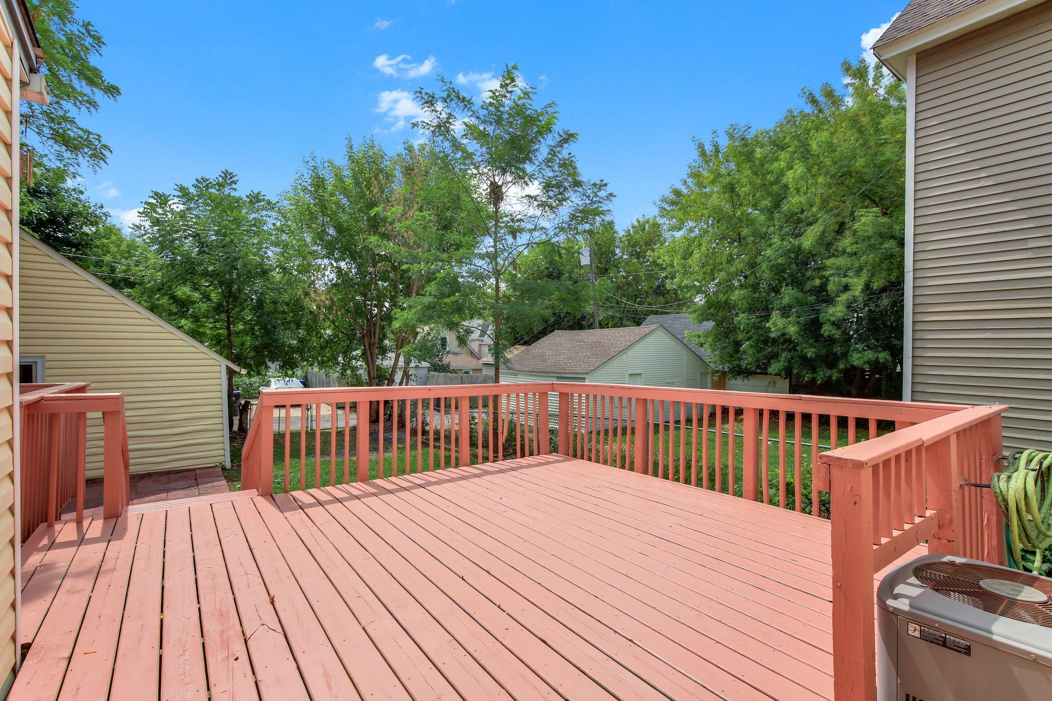 39-web-or-mls-896-4th-St-E-39.jpg