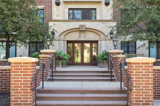 370 Marshall Avenue, 201, Saint Paul, MN 55102