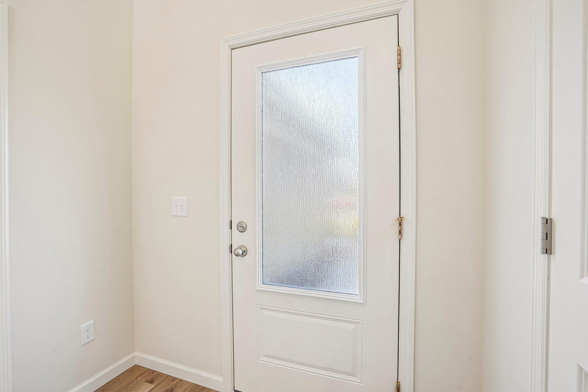 7-web-or-mls-397th St-S2008-005.jpg