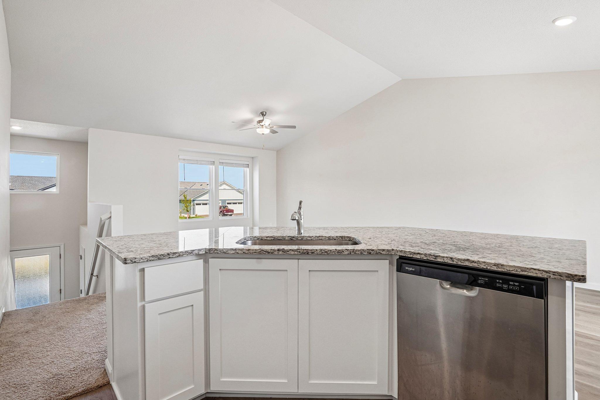 19-web-or-mls-397th St-S2008-017.jpg