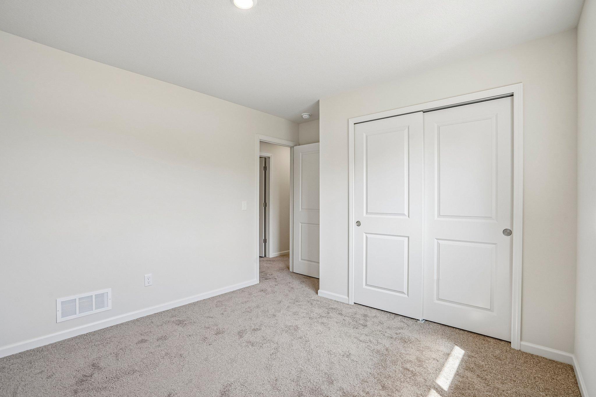 31-web-or-mls-397th St-S2008-029.jpg