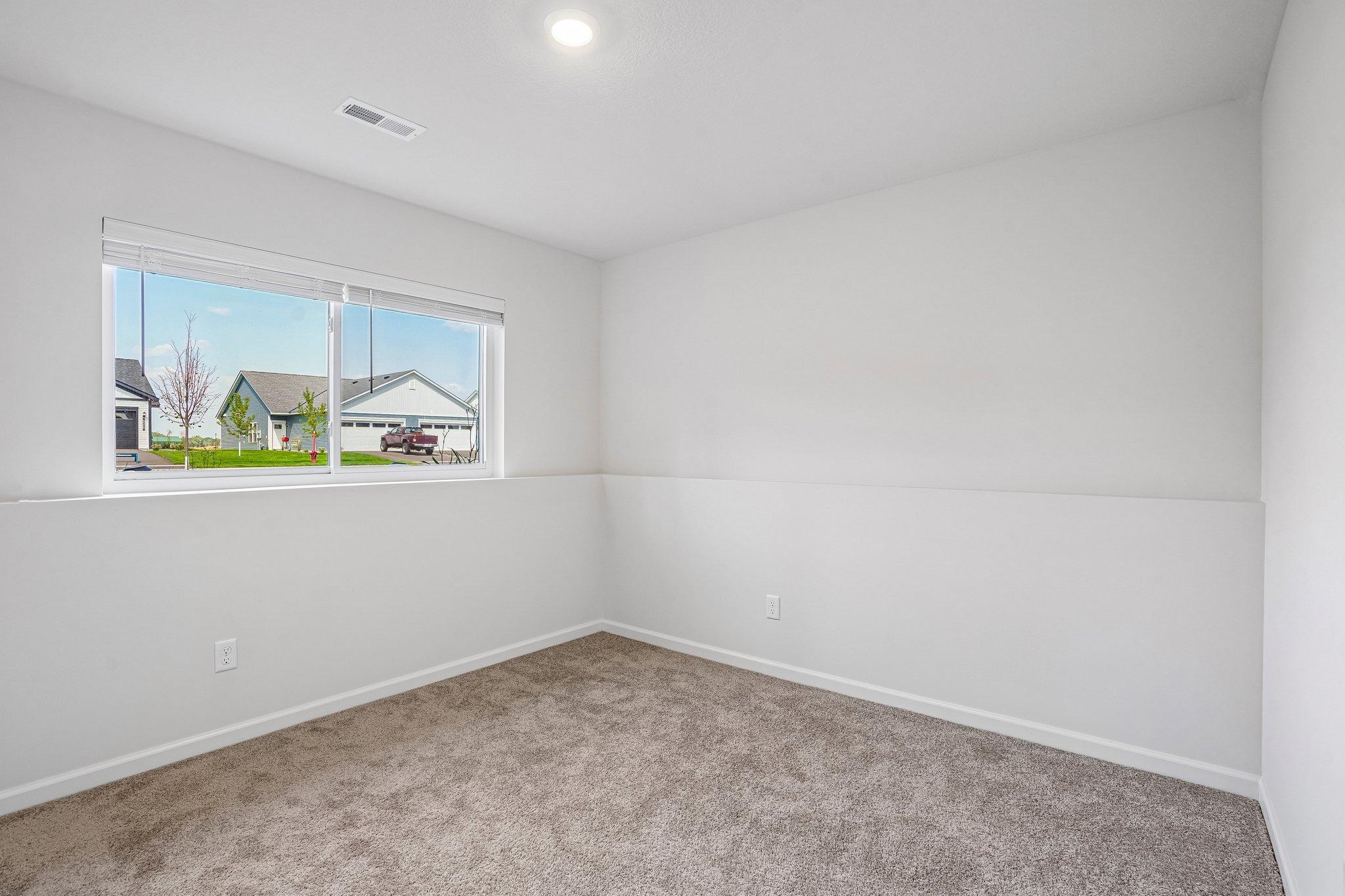 38-web-or-mls-397th St-S2008-036.jpg