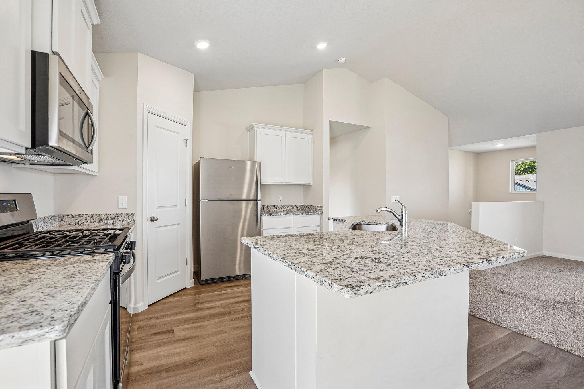 18-web-or-mls-397th St-S2008-016.jpg