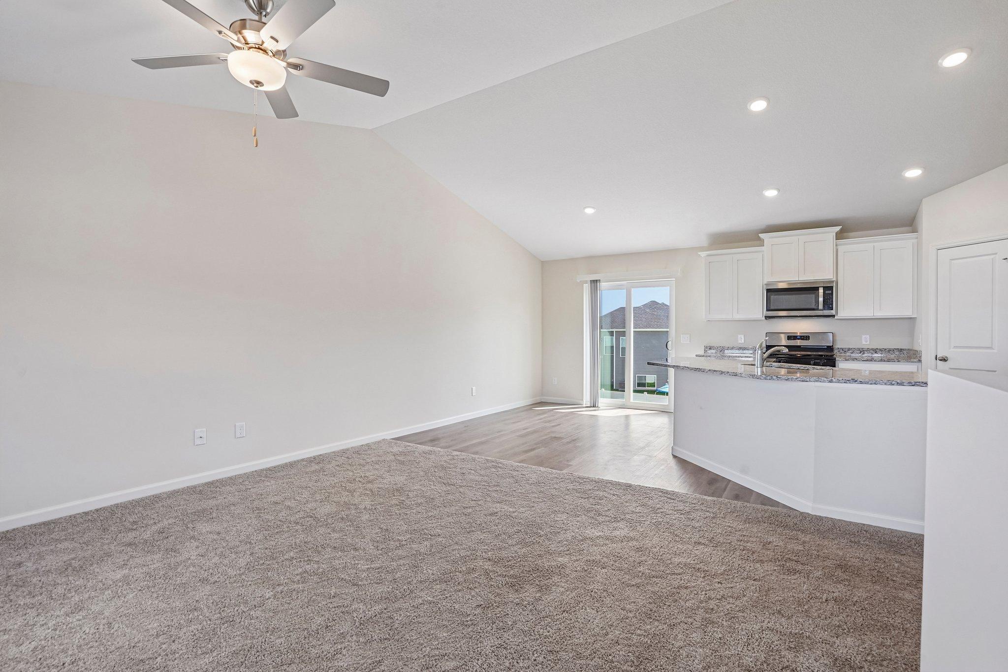 11-web-or-mls-397th St-S2008-009.jpg