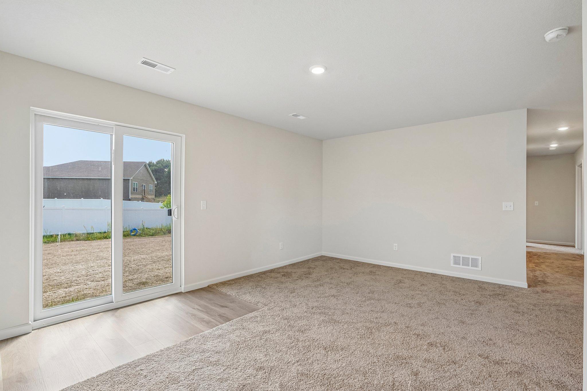 37-web-or-mls-397th St-S2008-035.jpg