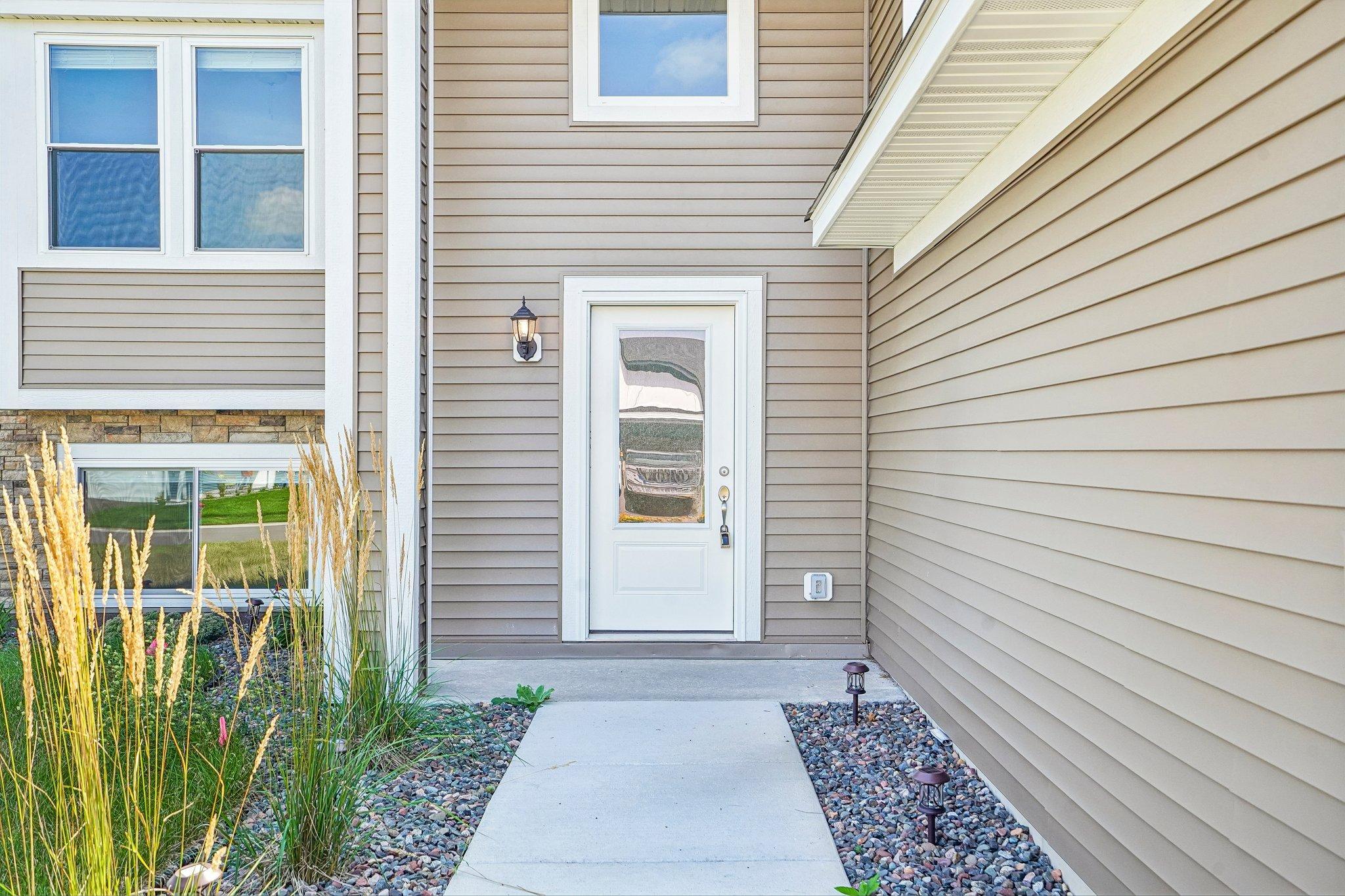 6-web-or-mls-397th St-S2008-004.jpg