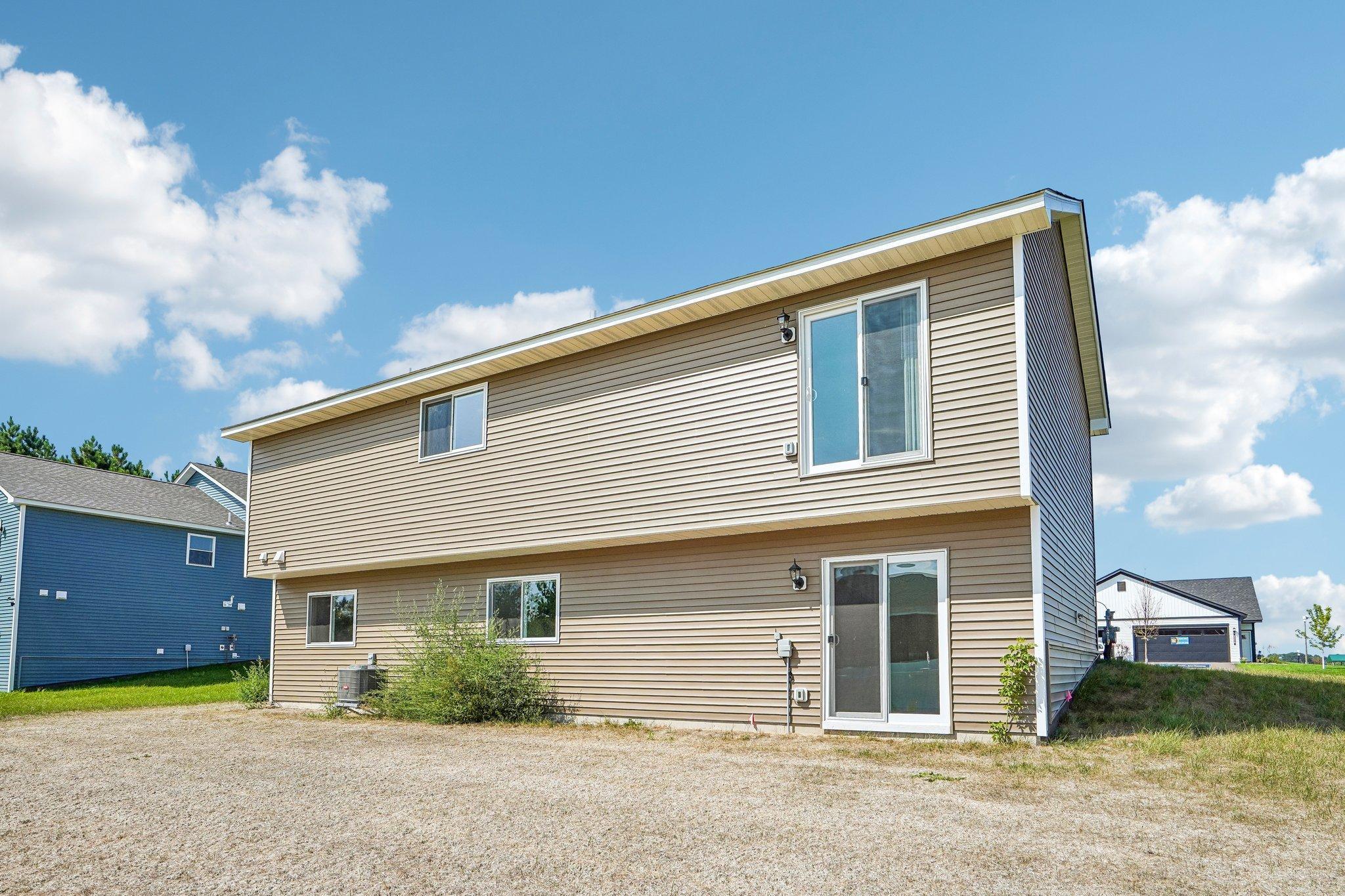 45-web-or-mls-397th St-S2008-043.jpg
