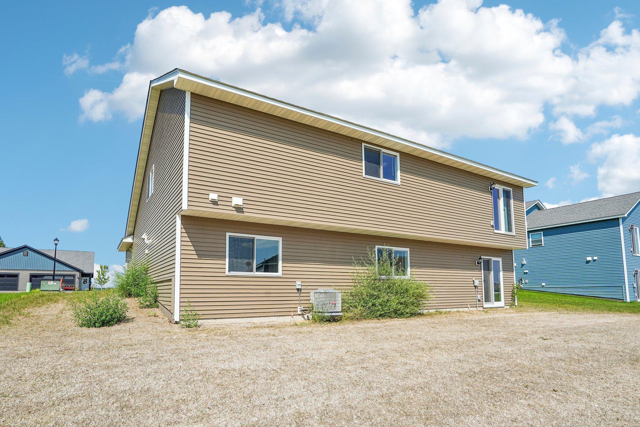 43-web-or-mls-397th St-S2008-041.jpg