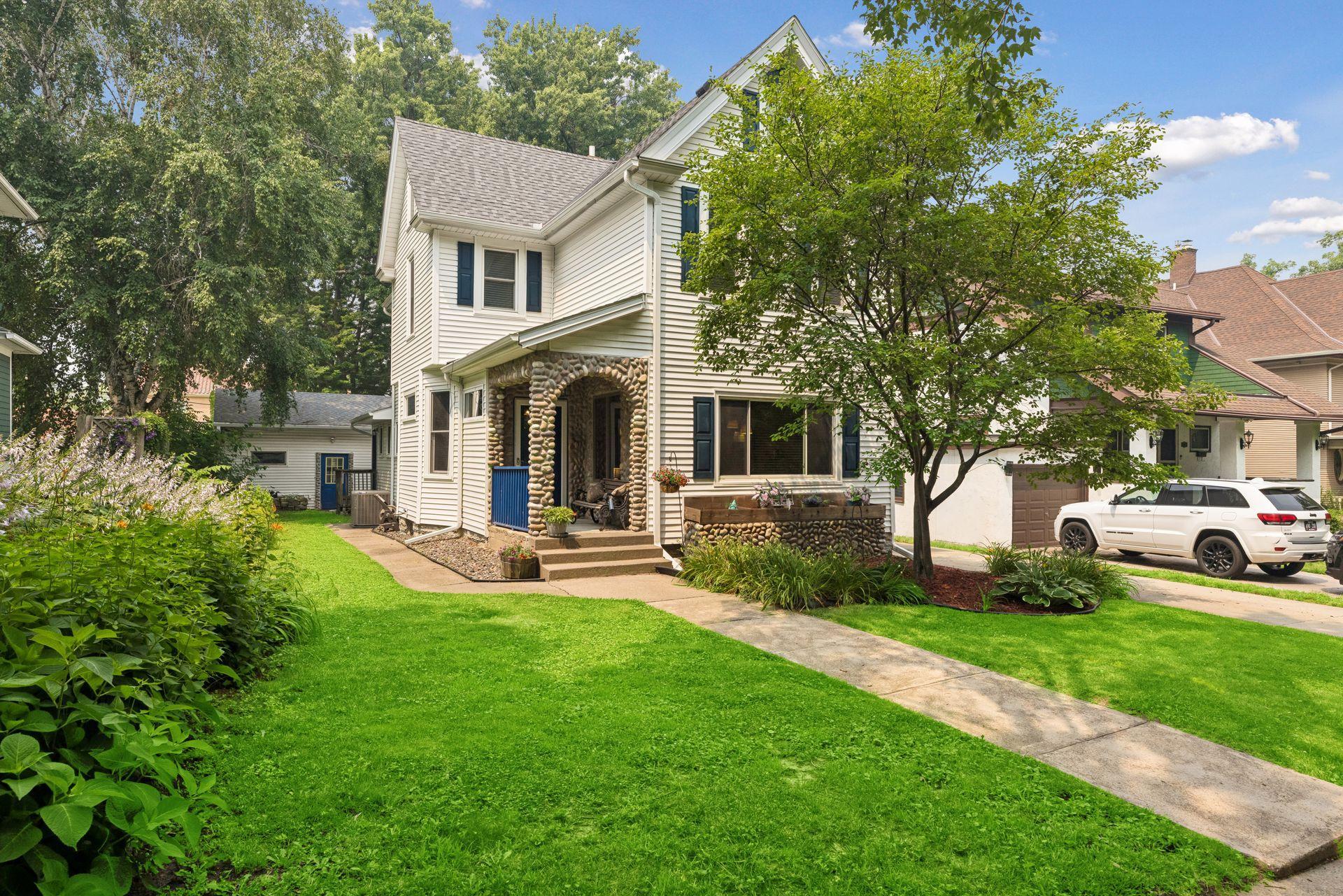 Welcome to 657 Delaware Avenue