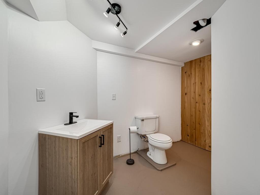basement half bath