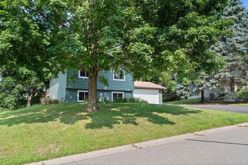 12335 Oxbow Drive, Eden Prairie, MN 55347