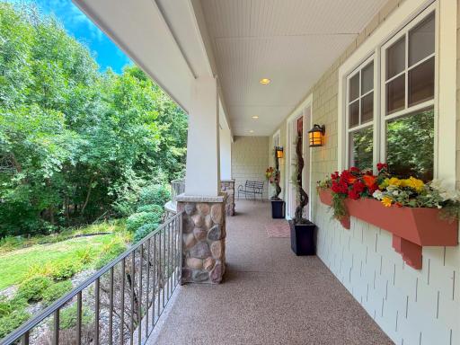 Imagine the possibilities with space to decorate for each season, holiday or both! What a way to welcome your guests!