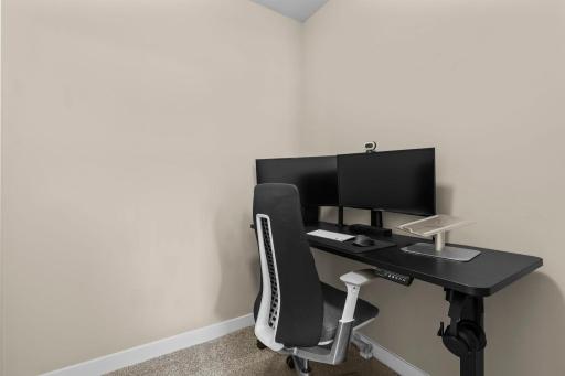 38-web-or-mls-7624 Ochoa Ave NE-135.jpg