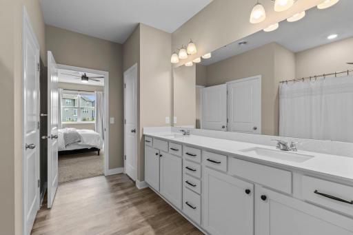 42-web-or-mls-7624 Ochoa Ave NE-147.jpg