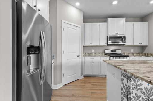 32-web-or-mls-7624 Ochoa Ave NE-117.jpg
