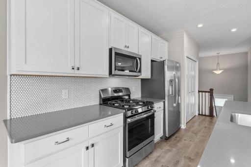36-web-or-mls-6992 Huckleberry Dr-181.jpg