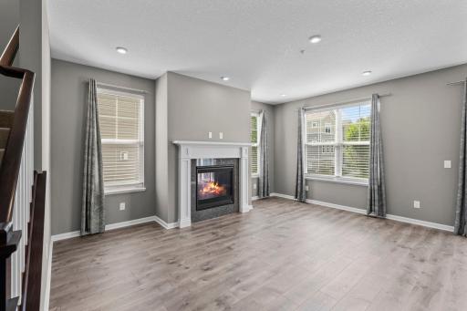 21-web-or-mls-6992 Huckleberry Dr-206.jpg
