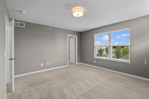 43-web-or-mls-6992 Huckleberry Dr-256.jpg