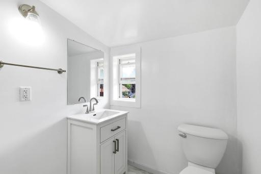 28-web-or-mls-1278-Hubbard-Ave-28.jpg