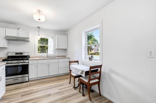 9-web-or-mls-1278-Hubbard-Ave-09.jpg