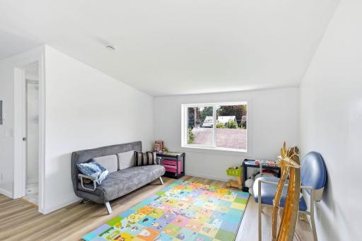 20-web-or-mls-1278-Hubbard-Ave-20.jpg