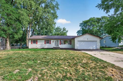 383 Walker Drive, Vadnais Heights, MN 55127