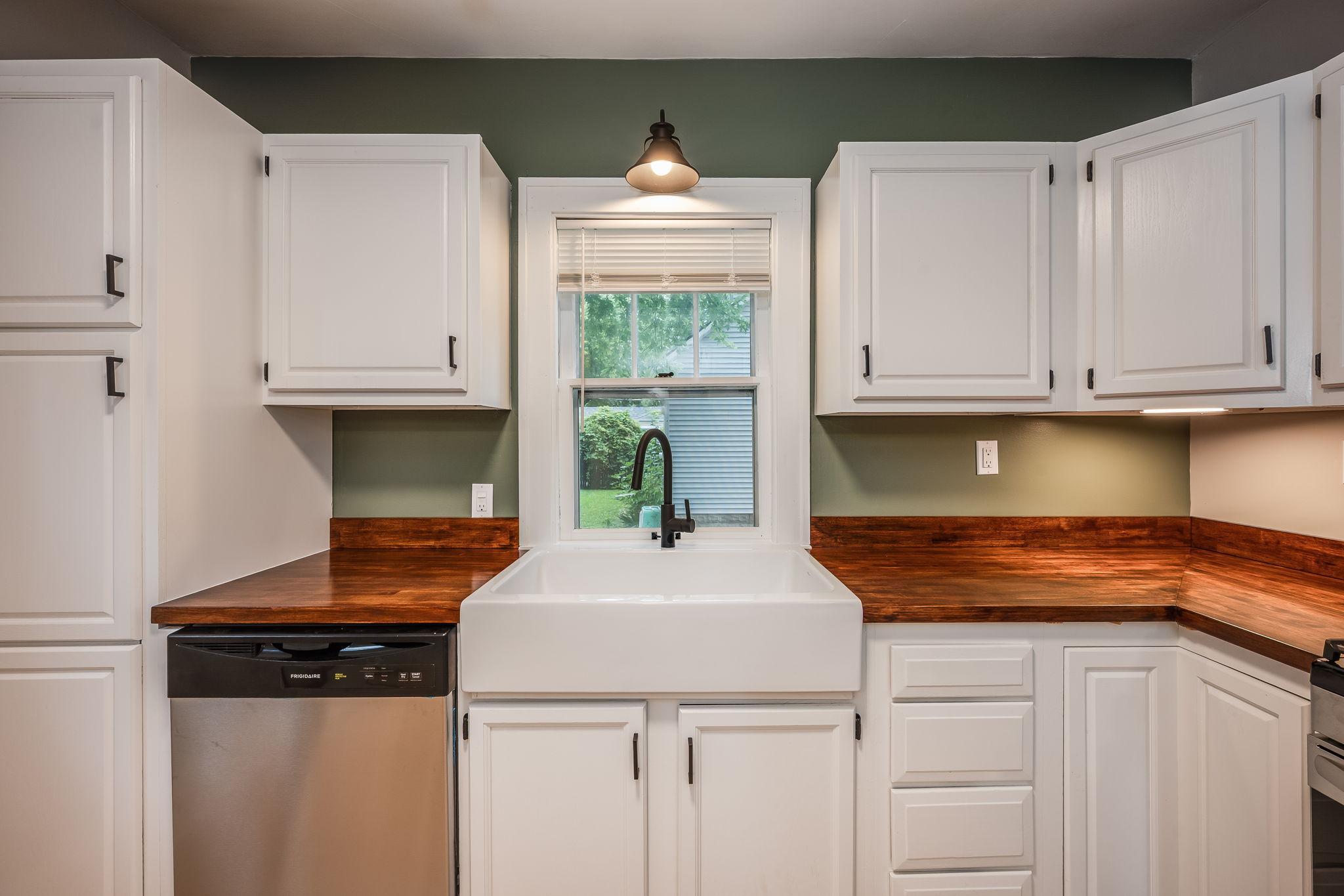 811 South Ave North Mankato MN-17.jpg