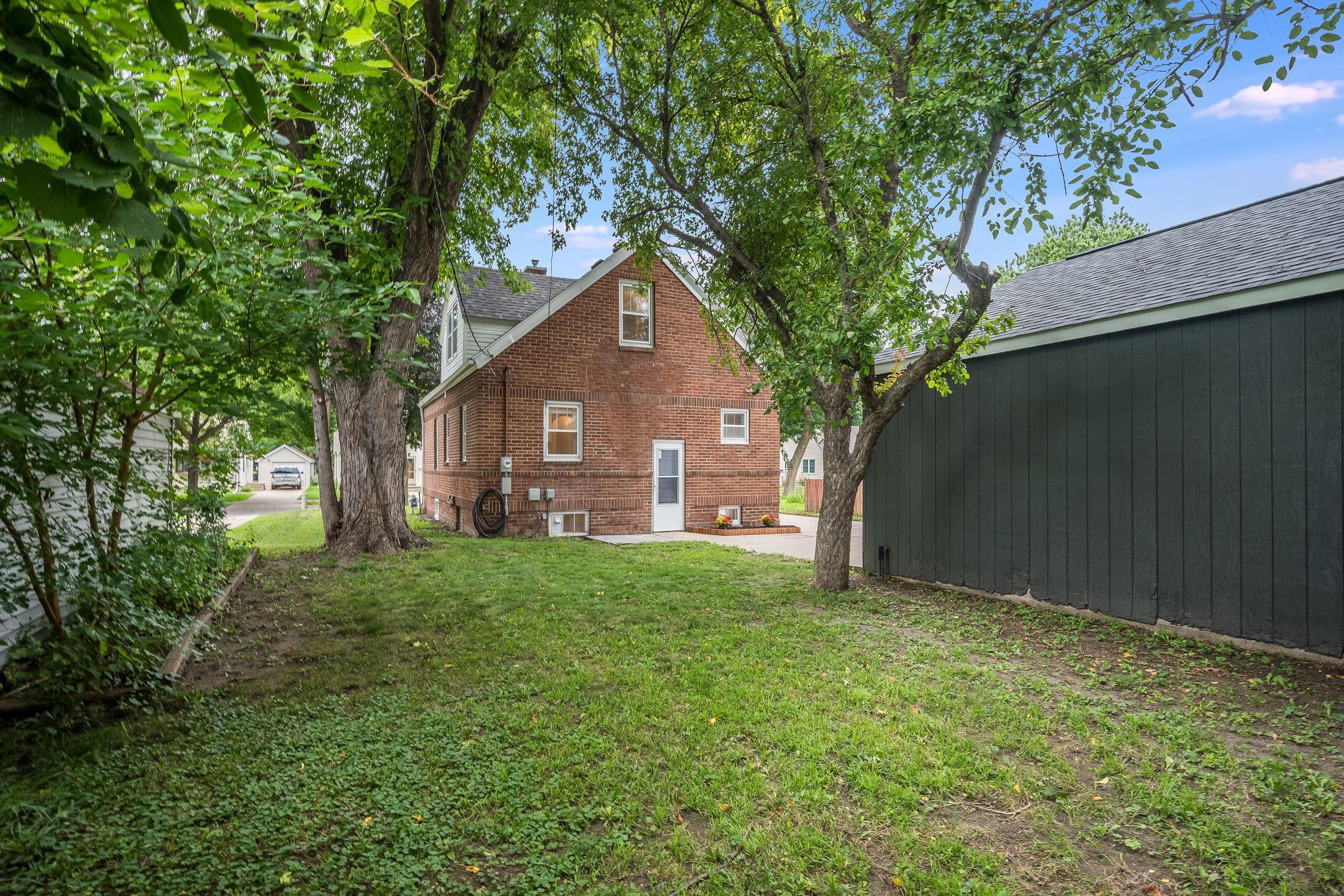 811 South Ave North Mankato MN-09.jpg