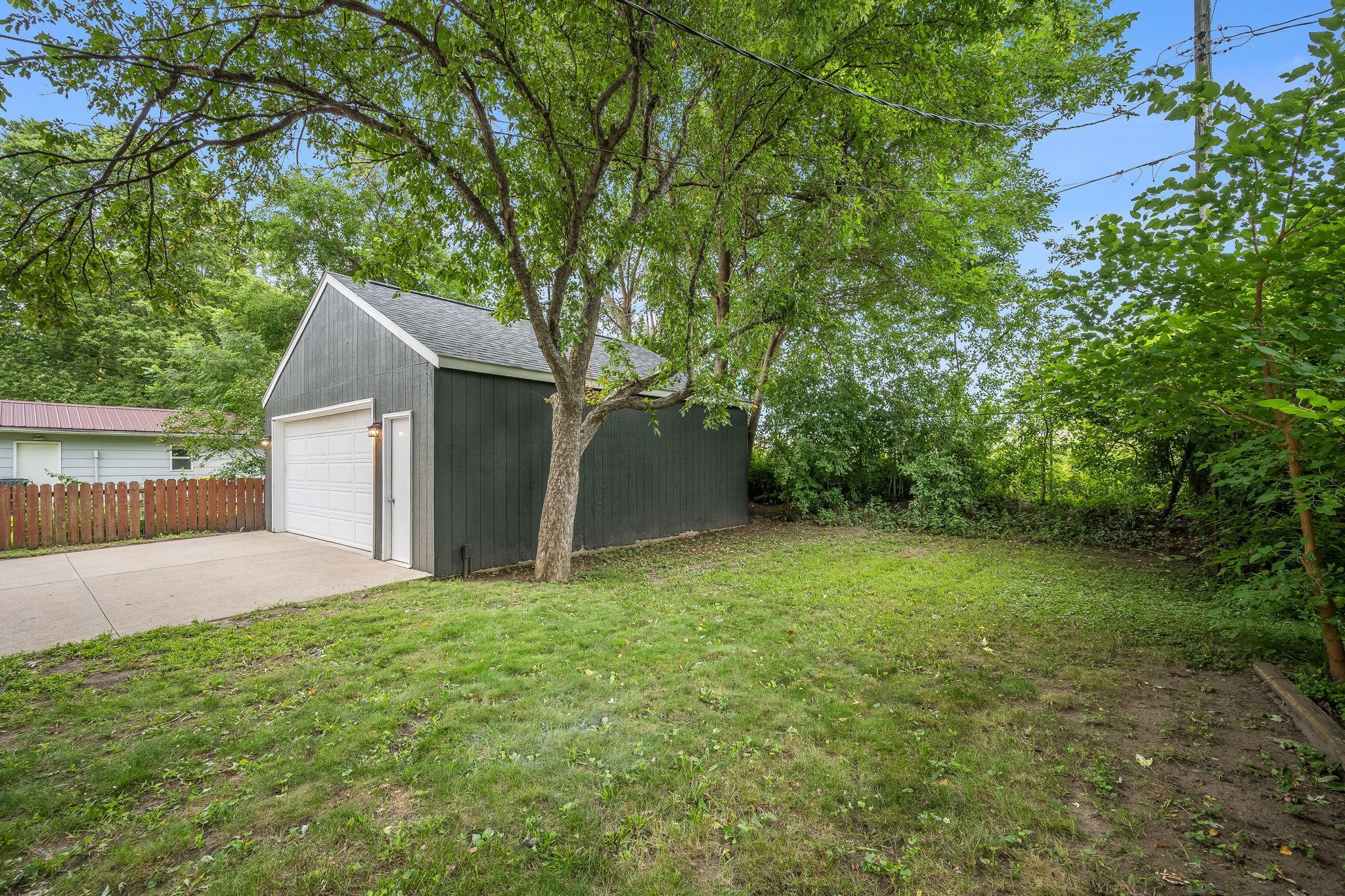 811 South Ave North Mankato MN-08.jpg