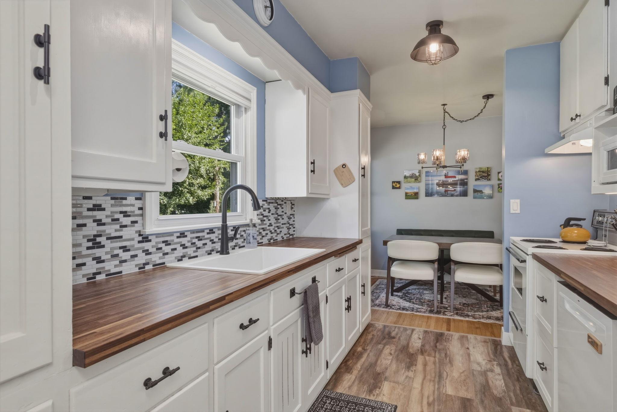 Adorable Updated Kitchen!