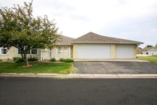 Welcome home to 1088 Blackbird Trail SW!!