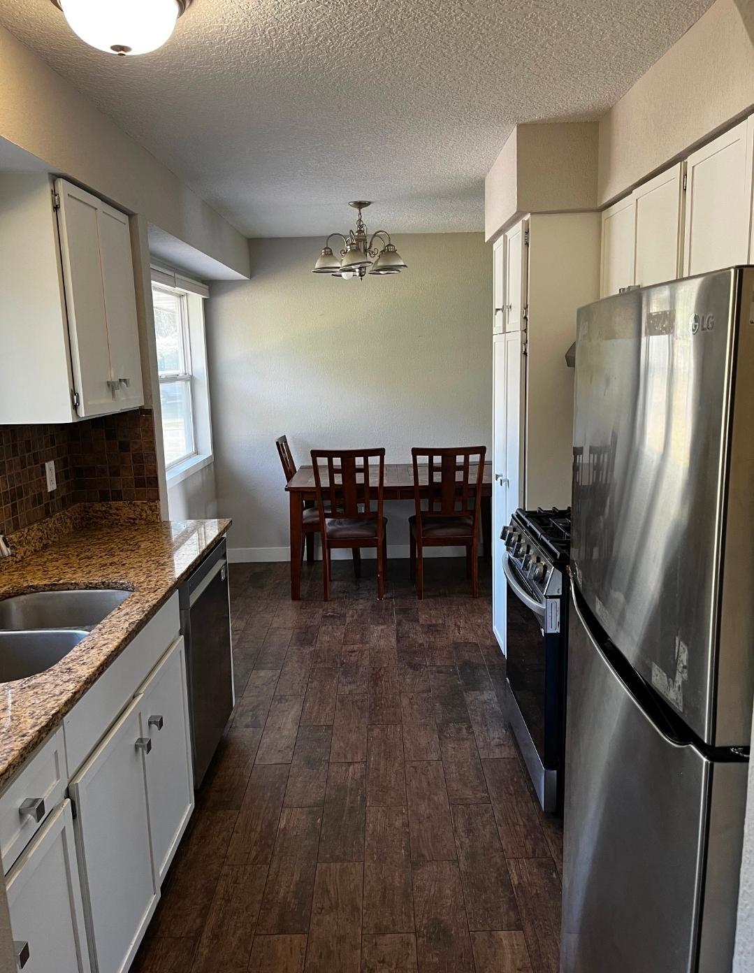 Eat in kitchen
