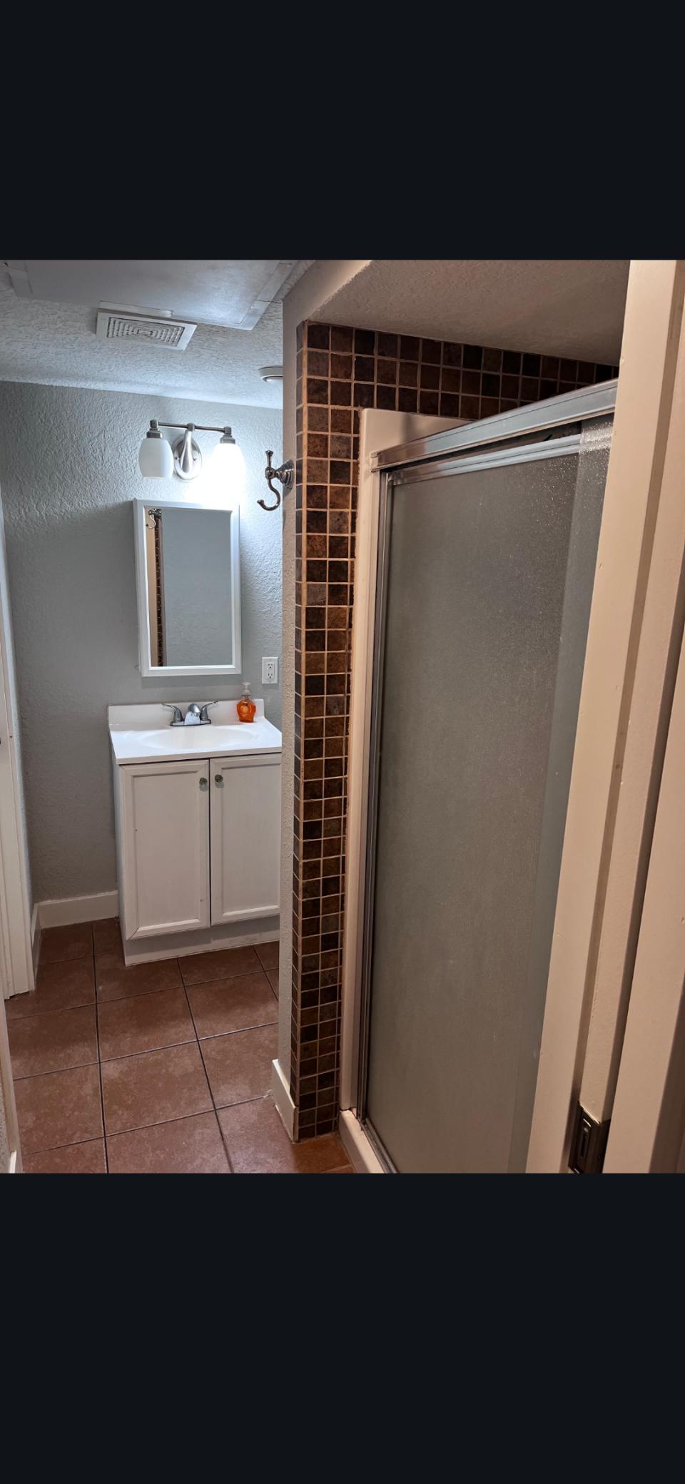 Lower-level 3/4 bath
