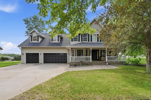 Impeccable curb appeal!