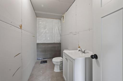 707 Greenwood Street SW, Isanti, MN 55040