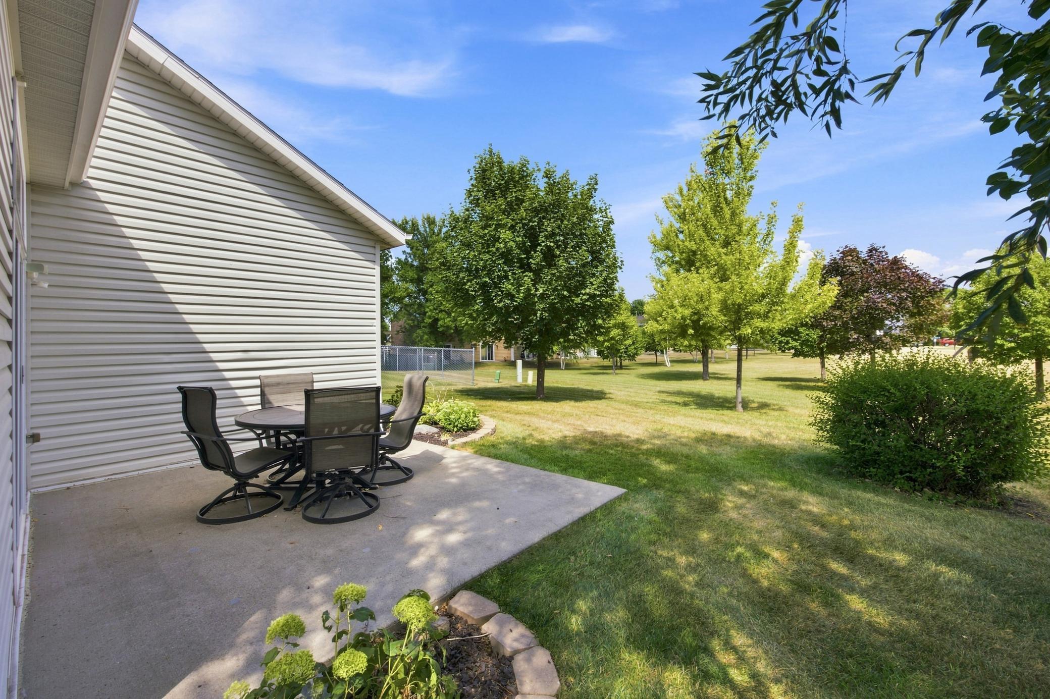 No backyard neighbors!